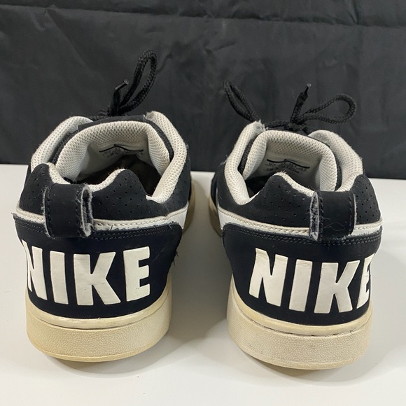 Men's Nike Suede Court Borough White & Black Low Top Sneaker Size 10.5 - Picture 6 of 8
